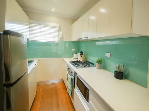 Chic, Pet Friendly & 500m To The Beach W/ Parking - Perths Hotel 3