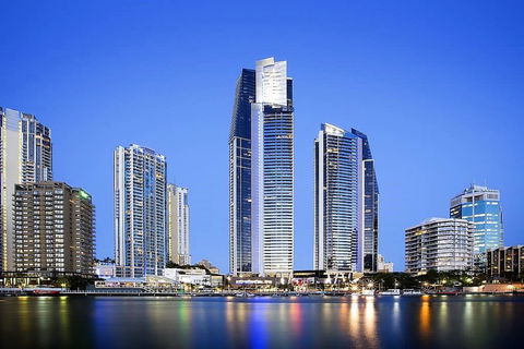Circle On Cavill Sky Home- Holidays Gold Coast - Perths Hotel 0