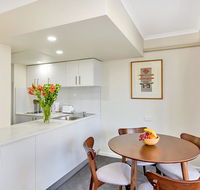 City apartment at College St - Perths Hotel