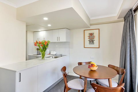 City Apartment At College St - Perths Hotel 0