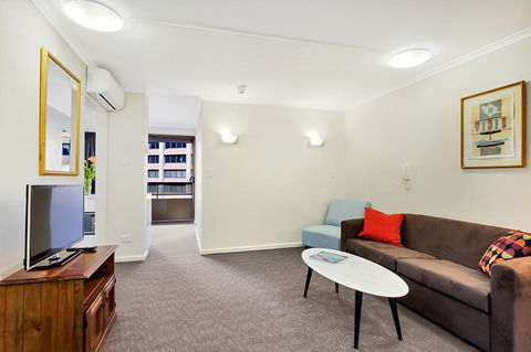 City Apartment At College St - Perths Hotel 1