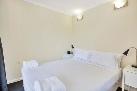City Apartment At College St - Perths Hotel 3