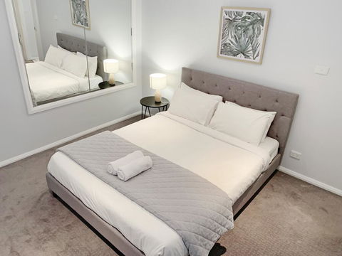 City Center - Modern 2-Bedroom Apartment - Perths Hotel 1