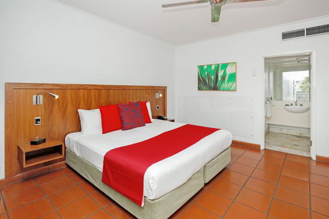 City Centre Accommodation - Perths Hotel 0