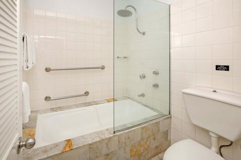 City Centre Accommodation - Perths Hotel 3