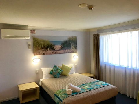 Cleveland Bay Air Motel - Perths Hotel 1