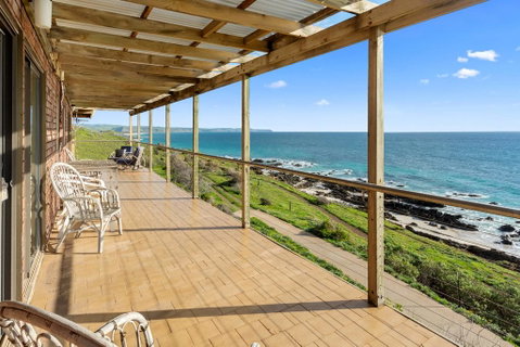 Cliffs End Beach Shack - 105 Gold Coast Drive, Carrickalinga - Perths Hotel 0