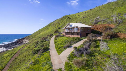 Cliffs End Beach Shack - 105 Gold Coast Drive, Carrickalinga - Perths Hotel 2