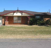 Close to Tea Gardens Waterfront - Perths Hotel