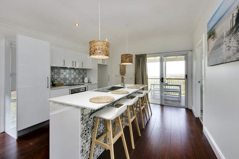 Coastal Hideaway - Perths Hotel 1