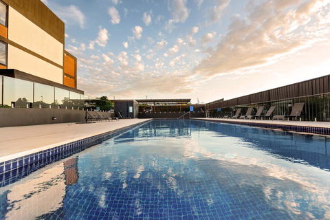Colour & Swank At The Mill In The Heart Of CBD! - Perths Hotel 3