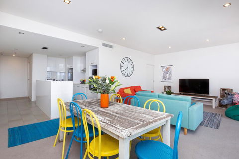 Colour & Swank At The Mill In The Heart Of CBD! - Perths Hotel 0