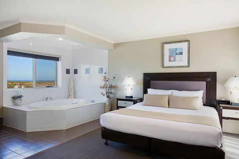 Comfort Inn On Raglan - Perths Hotel 0