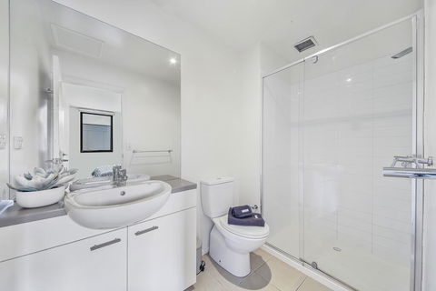 Comfy 2BR Suite Near Flemington Races, FREE Parking - Perths Hotel 3