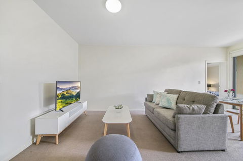 Comfy 2BR Suite Near Flemington Races, FREE Parking - Perths Hotel 1