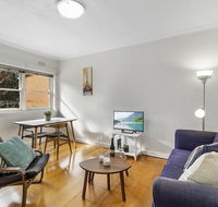 Comfy one-bedroom unit between city and airport - Perths Hotel