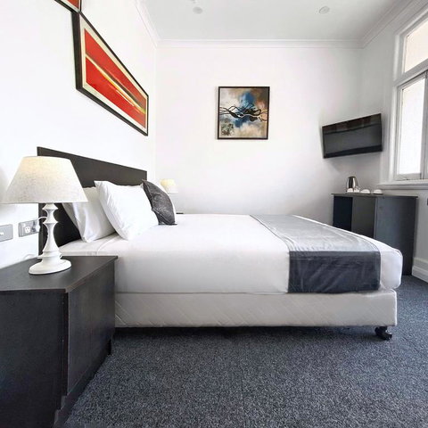 Commercial Hotel Hay - Perths Hotel 3
