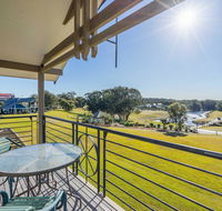 Condo 108  Horizons Resort  Golf stunning course  lake Views - Perths Hotel