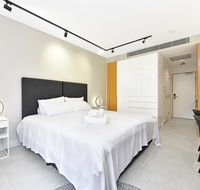 Contemporary brand new central located studio - Perths Hotel