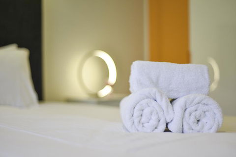 Contemporary Brand New Central Located Studio - Perths Hotel 3