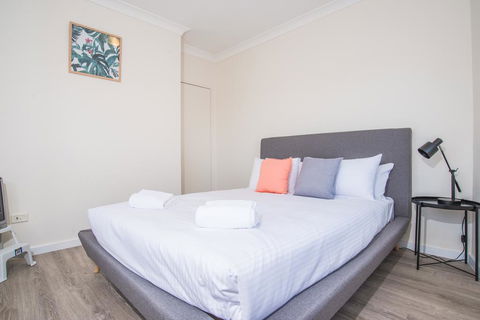 Convenient 2bed Rockdale APT Next To Station&Beach - Perths Hotel 2