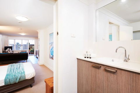Convenient Studio With Lovely Courtyard - Perths Hotel 3