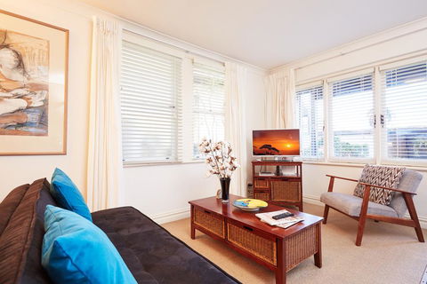 Convenient Studio With Lovely Courtyard - Perths Hotel 0