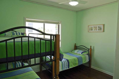 Cooinda, 17 Dulconghi Street - Perths Hotel 3