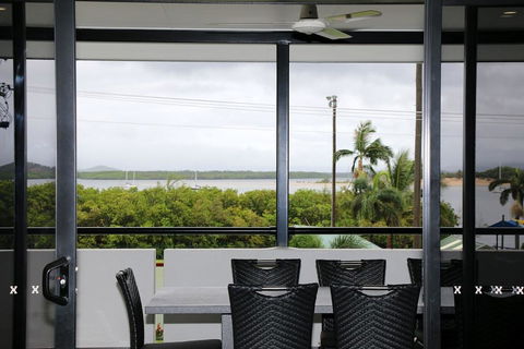 Cooktown Harbour View Luxury Apartments - Perths Hotel 2