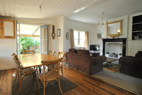 Cooma Cottage - Perths Hotel 1