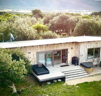 Coopers Ocean Cabin and Jacuzzi - Perths Hotel
