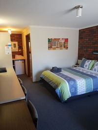 Book Stawell Accommodation Vacations Perths Hotel Perths Hotel