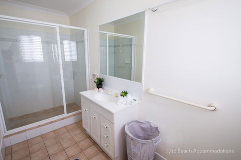 Cordelia's Beach Escape - Perths Hotel 2