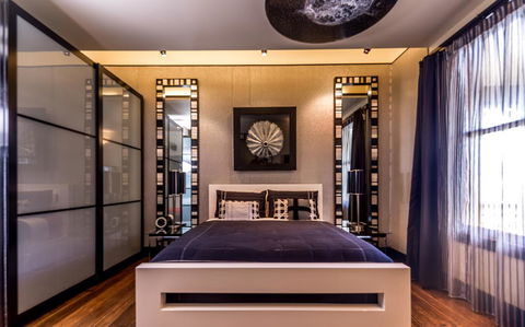 Corinda Contemporary - Perths Hotel 1