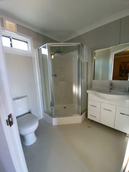 Cornwall House Accommodation - Perths Hotel 2