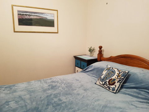 Cosy Quiet Bedroom Ferny Grove - Perths Hotel 1
