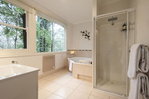 Cottage In The Forest - Perths Hotel 1