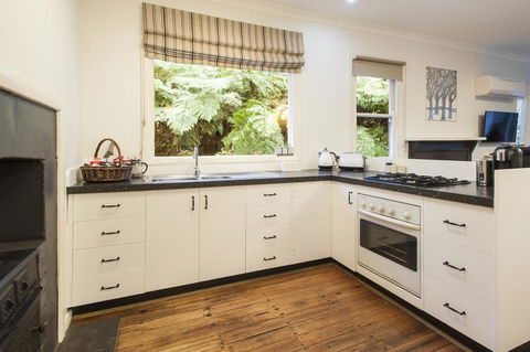 Cottage In The Forest - Perths Hotel 3