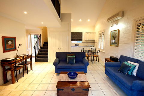 Country Apartments - Perths Hotel 0