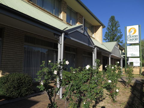 Country Comfort Armidale - Perths Hotel 0
