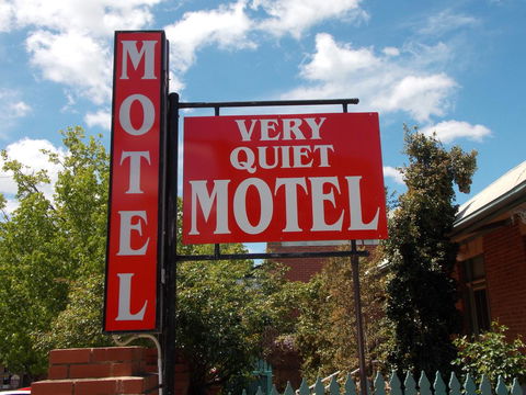Cowra Crest Motel - Perths Hotel 0
