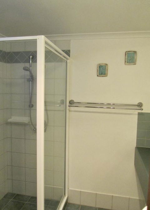 Cowrie Chalet - Perths Hotel 3