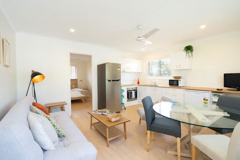Cozy 1 Bedroom Apartment Minutes From The Beach - Perths Hotel 2