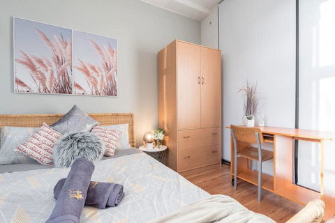 Cozy 3BR Sleep8 Apt 1min WalkTo Train Bus Shopping - Perths Hotel 0