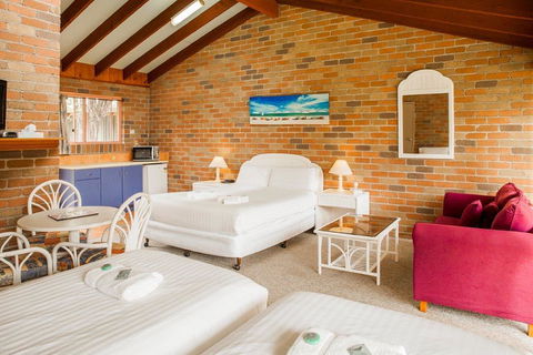 Crescent Head Resort & Conference Centre - Perths Hotel 1