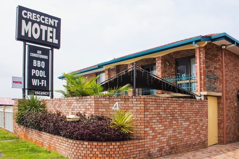 Crescent Motel Taree - Perths Hotel 0