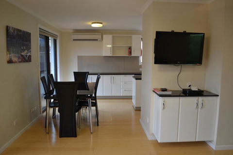Crisands Of Echuca - Perths Hotel 2