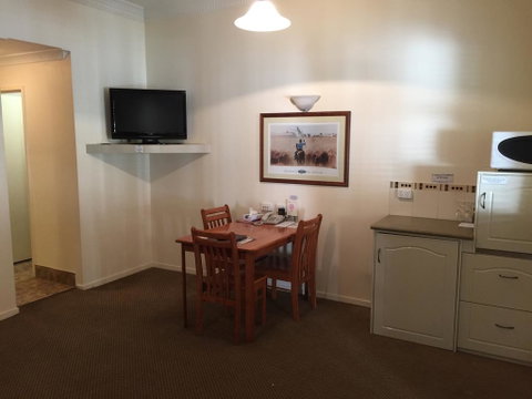 Criterion Motel Rockhampton - Perths Hotel 2
