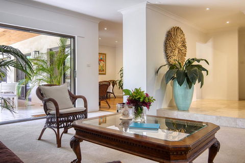 Cronulla Beach House B&B - Perths Hotel 1
