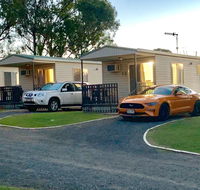 Crows Nest Tourist Park - Perths Hotel